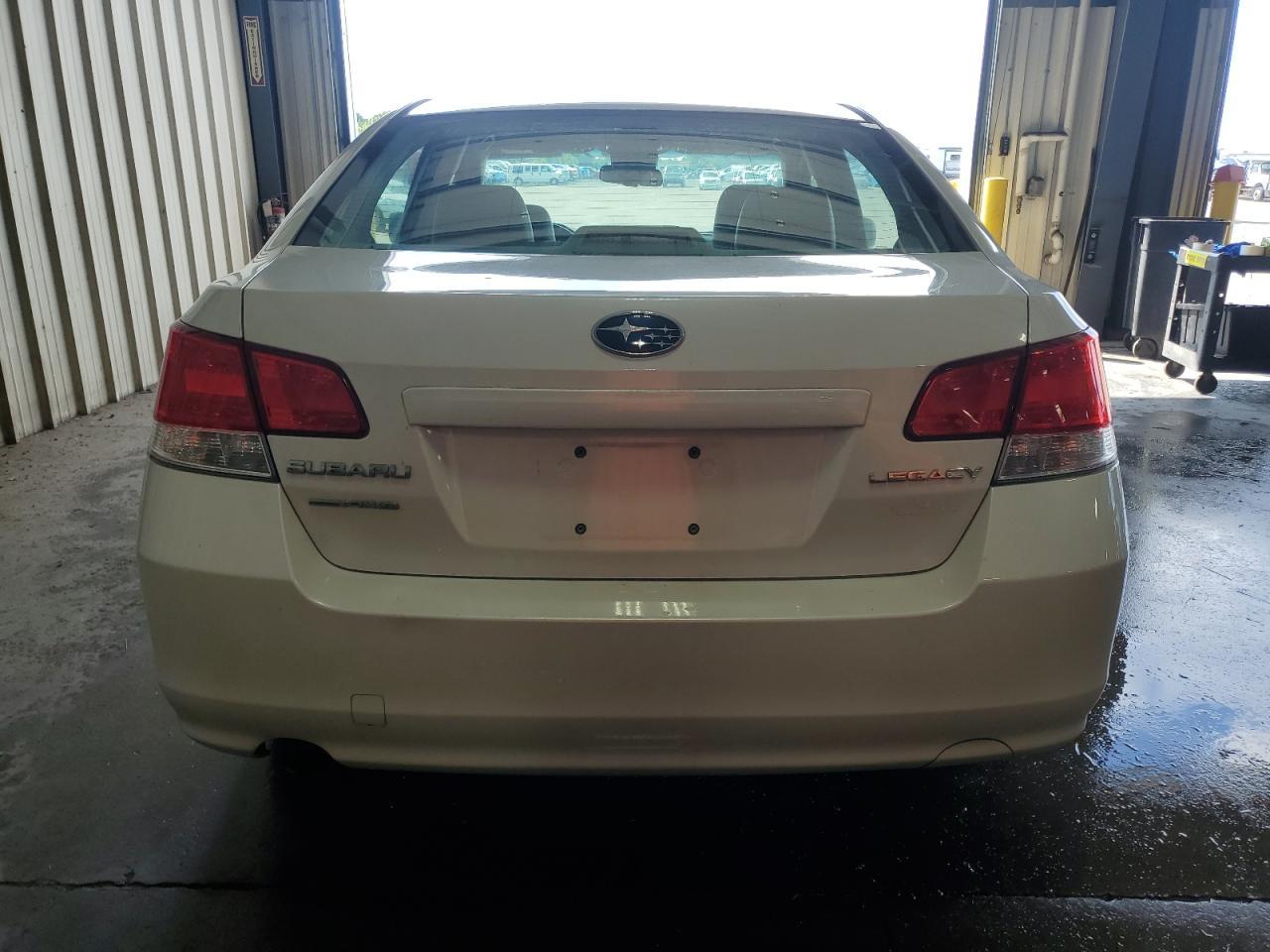 2010 Subaru Legacy 2.5I Limited - Фото 6