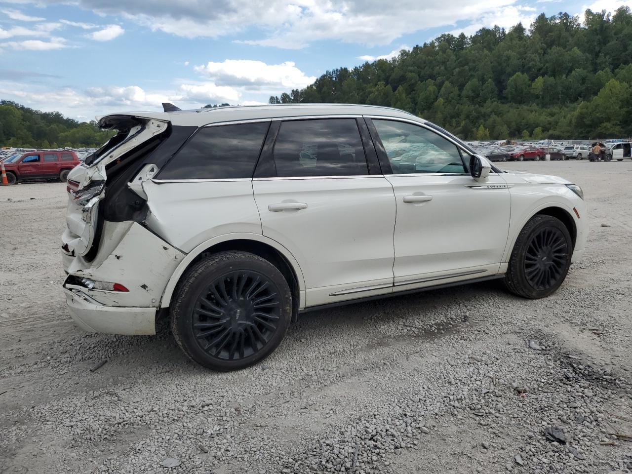 2021 Lincoln Corsair Reserve - Фото 3