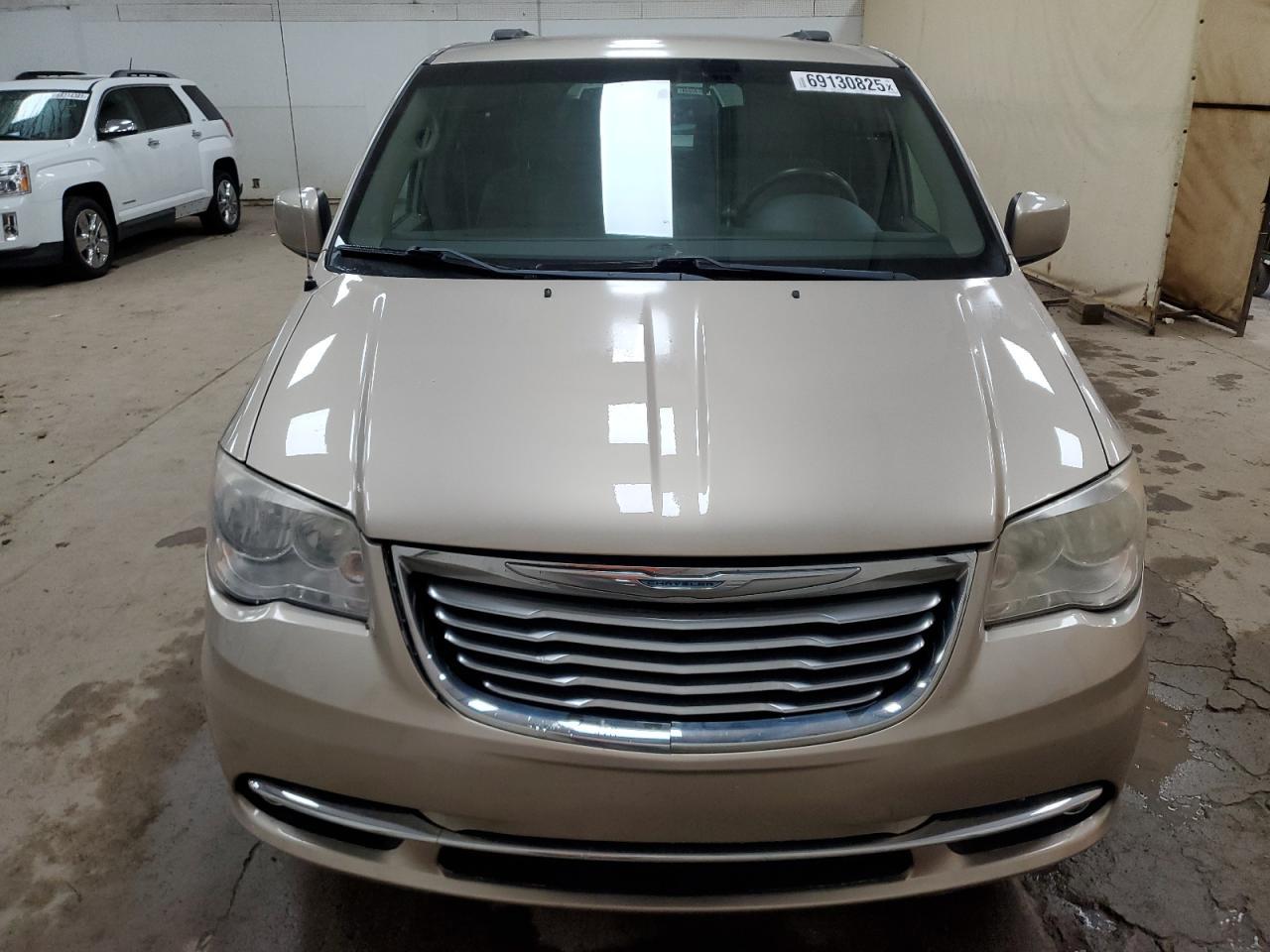 2016 Chrysler Town & Country Touring - Фото 5