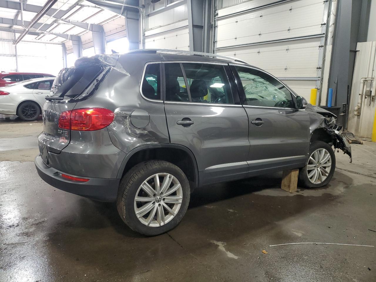 2015 Volkswagen Tiguan S - Image 3
