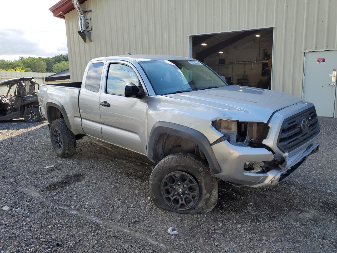 2019 Toyota Tacoma Access Cab - Image 4