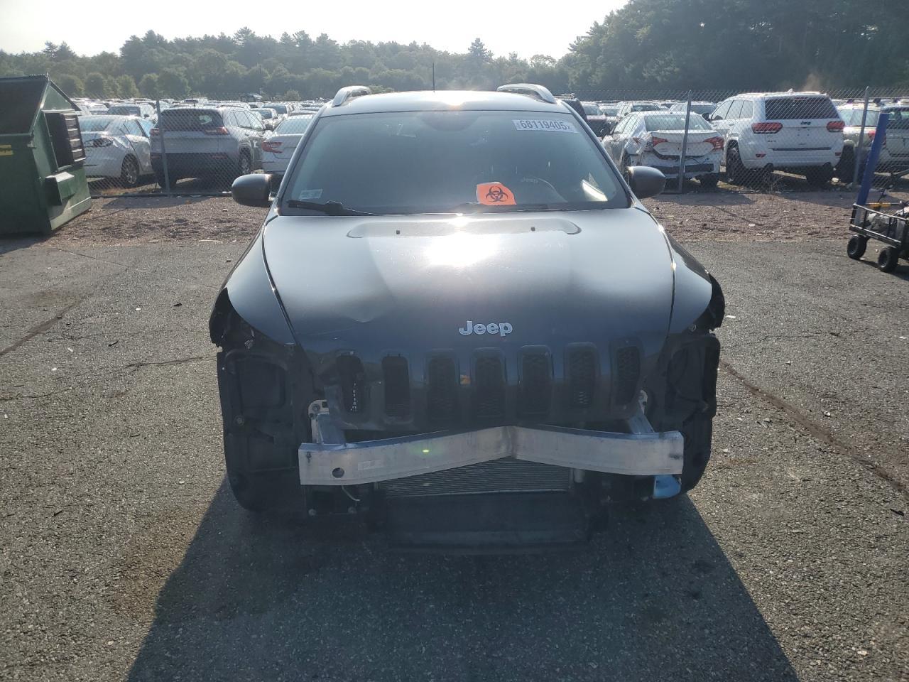 2017 Jeep Cherokee Latitude - Image 5