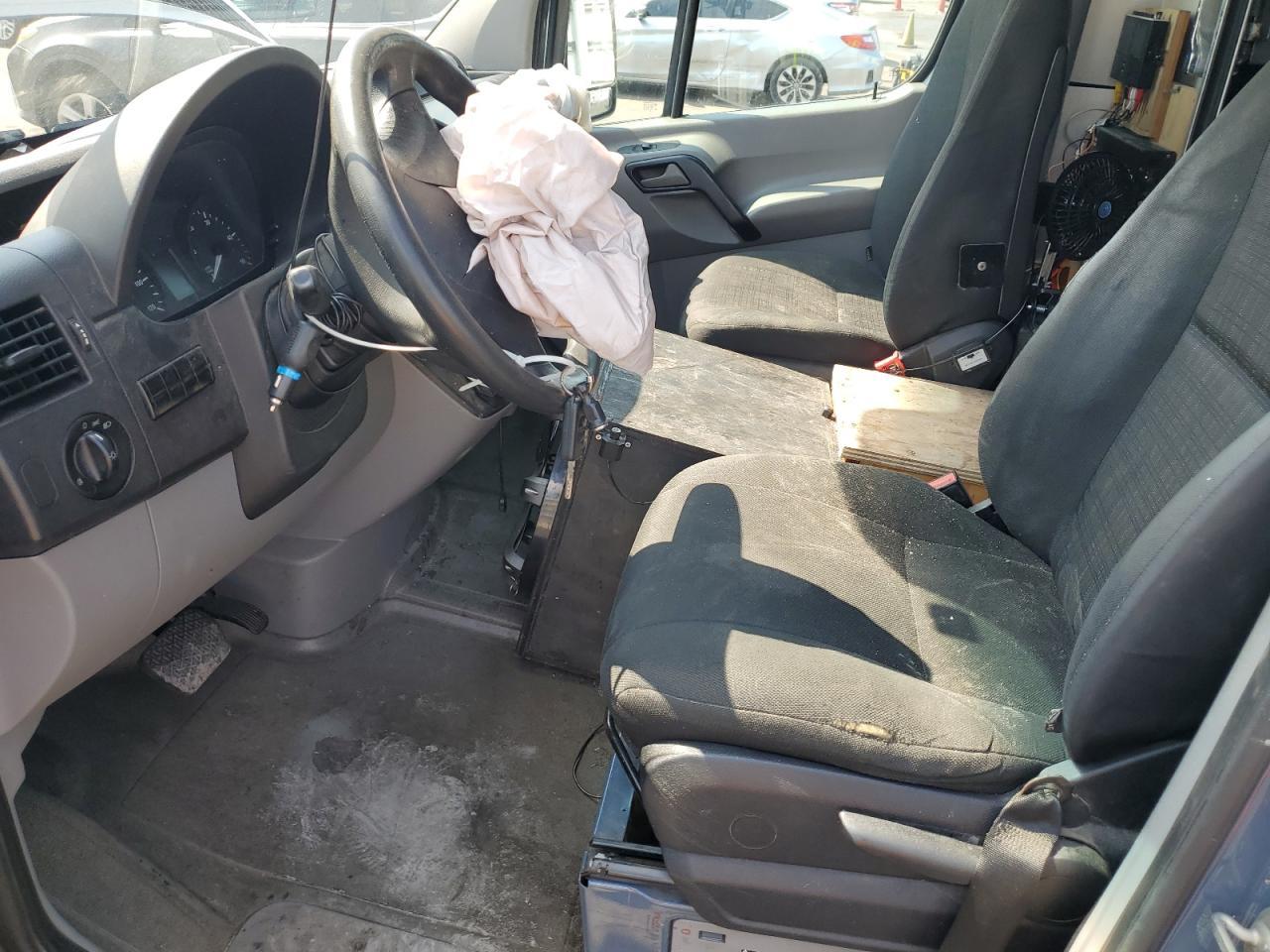 2018 Mercedes-Benz Sprinter 2500 - Image 7