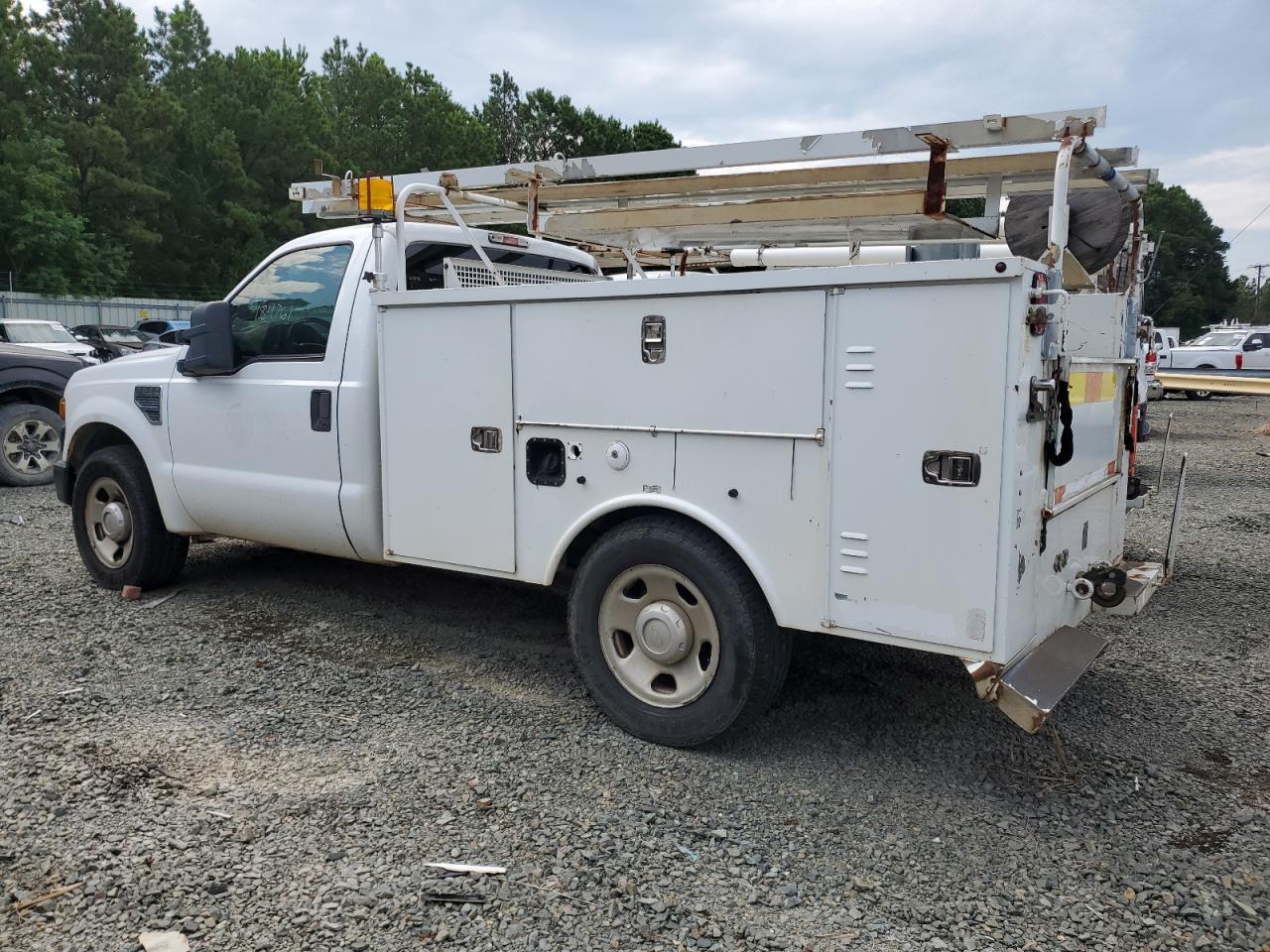 2008 Ford F350 Srw Super Duty - Image 2