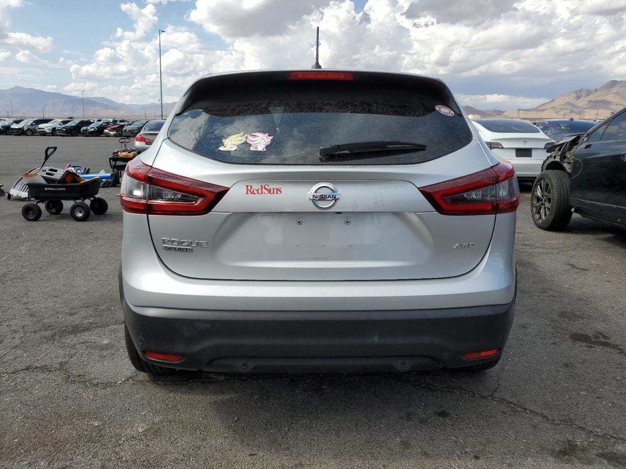 2021 Nissan Rogue Sport S - Фото 6