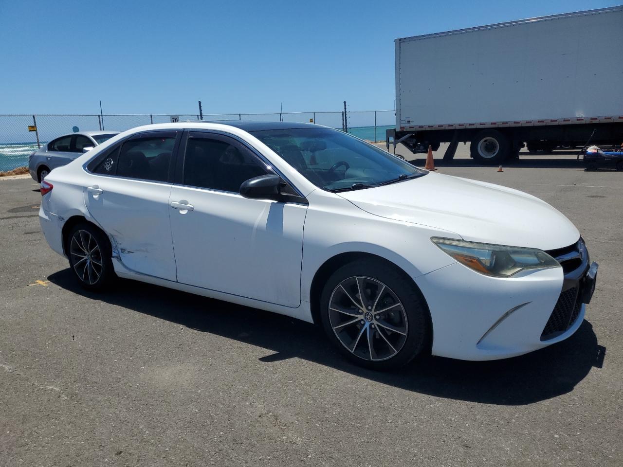 2015 Toyota Camry Le - Фото 4