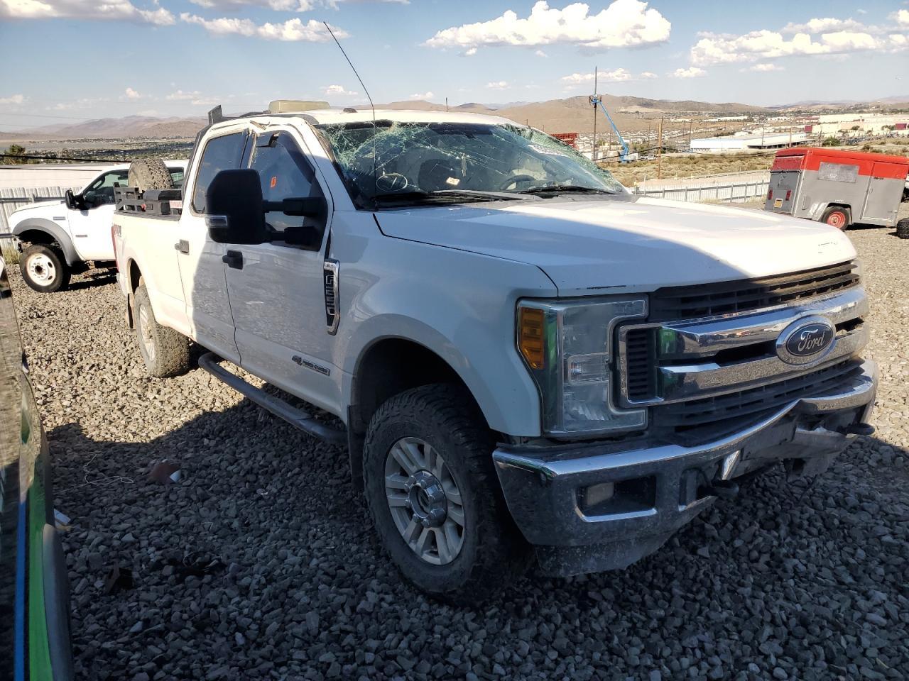 2017 Ford F250 Super Duty - Фото 4