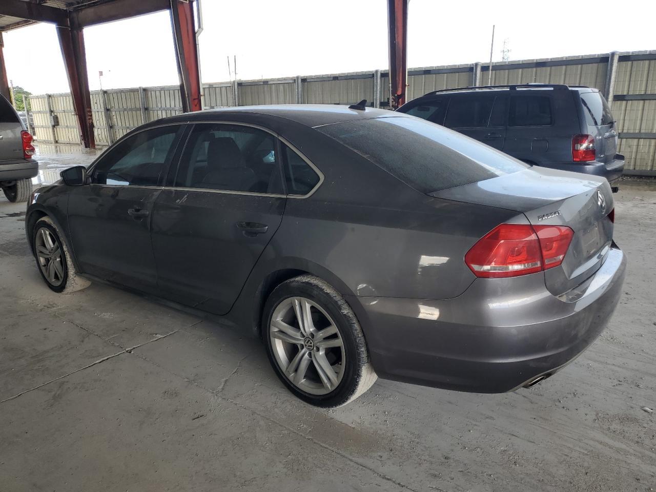 2014 Volkswagen Passat Se - Image 2