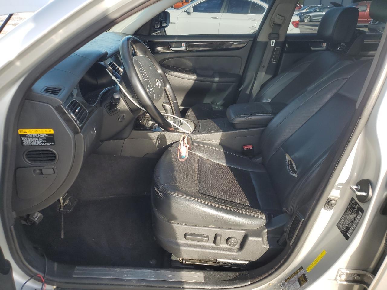 2013 Hyundai Genesis 3.8L - Фото 7