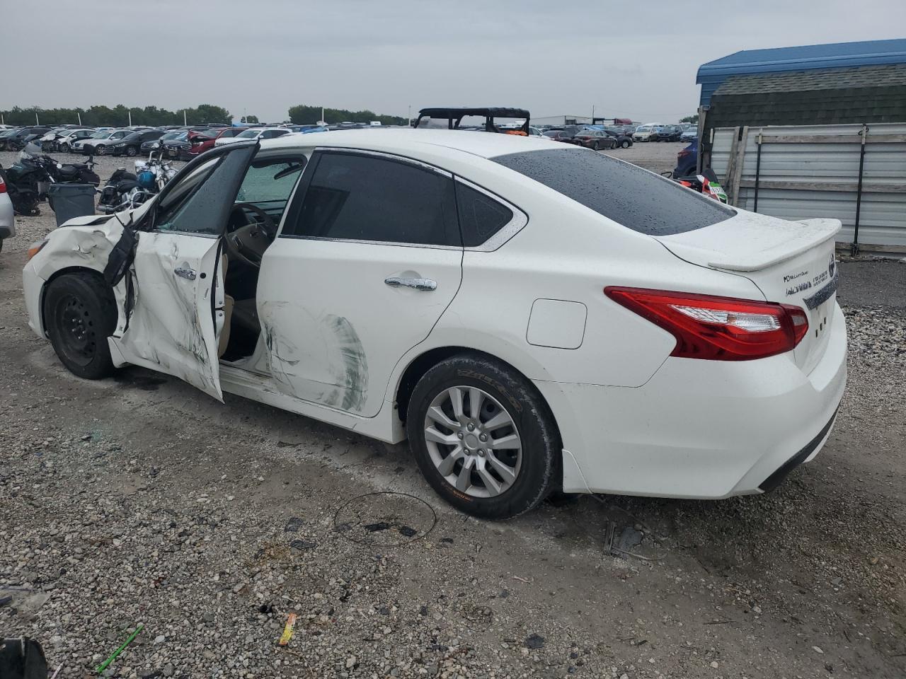 2017 Nissan Altima 2.5 - Фото 2