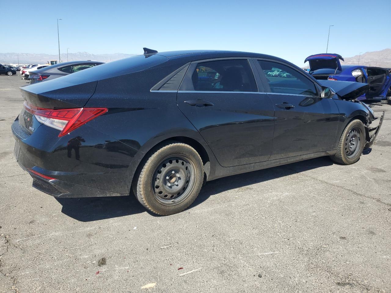 2023 Hyundai Elantra Limited - Image 3