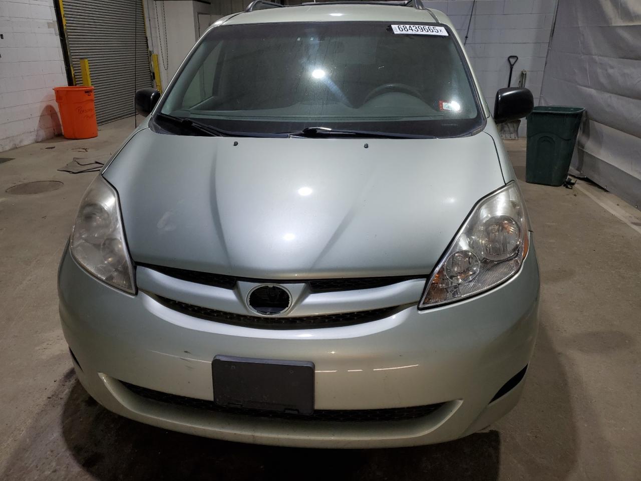 2009 Toyota Sienna Le - Фото 5