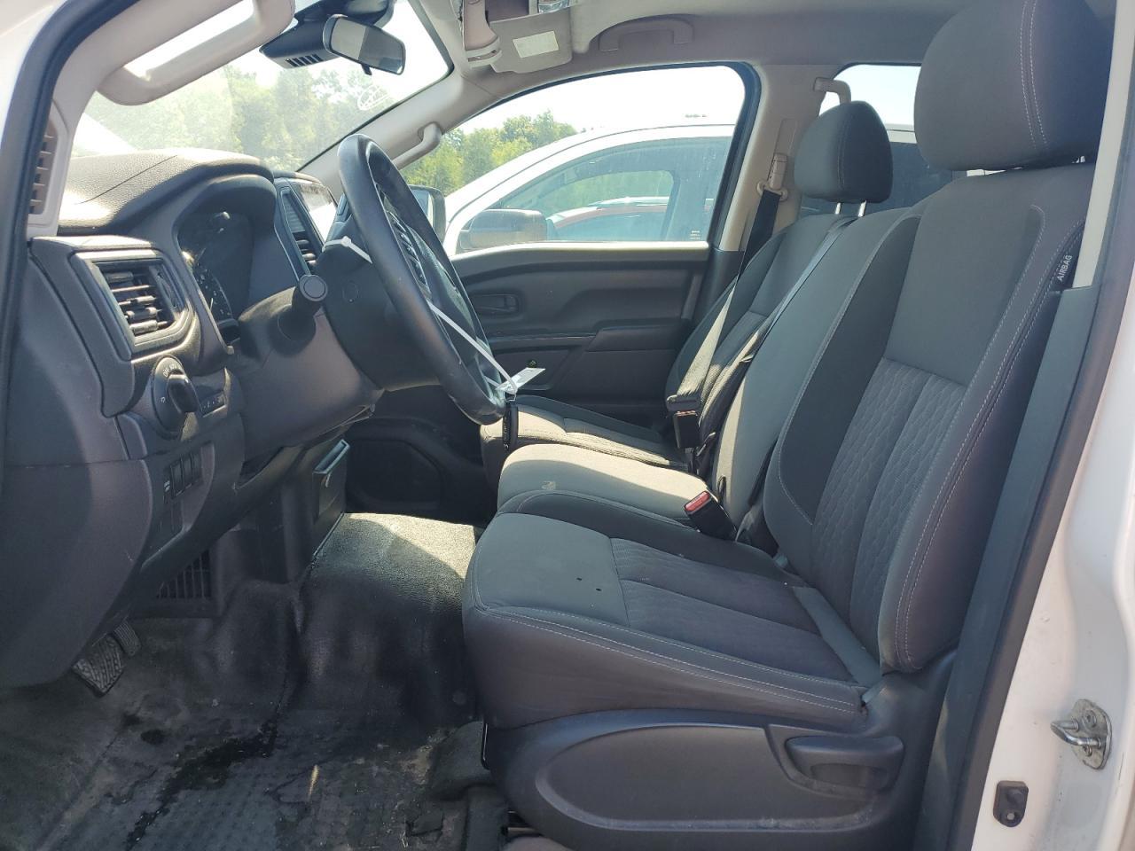 2022 Nissan Titan S - Фото 7