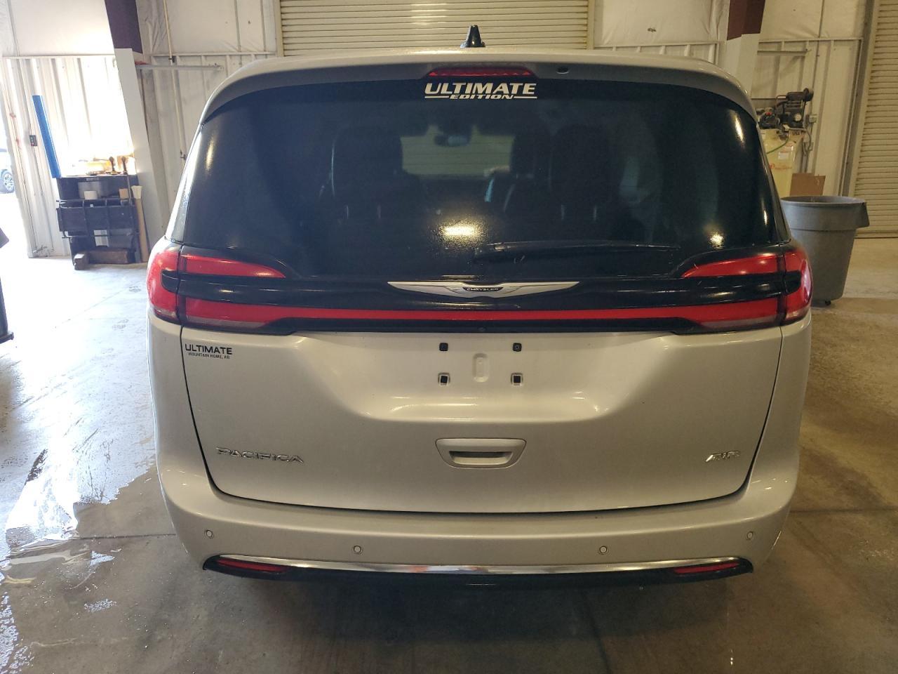 2024 Chrysler Pacifica Touring L - Image 6