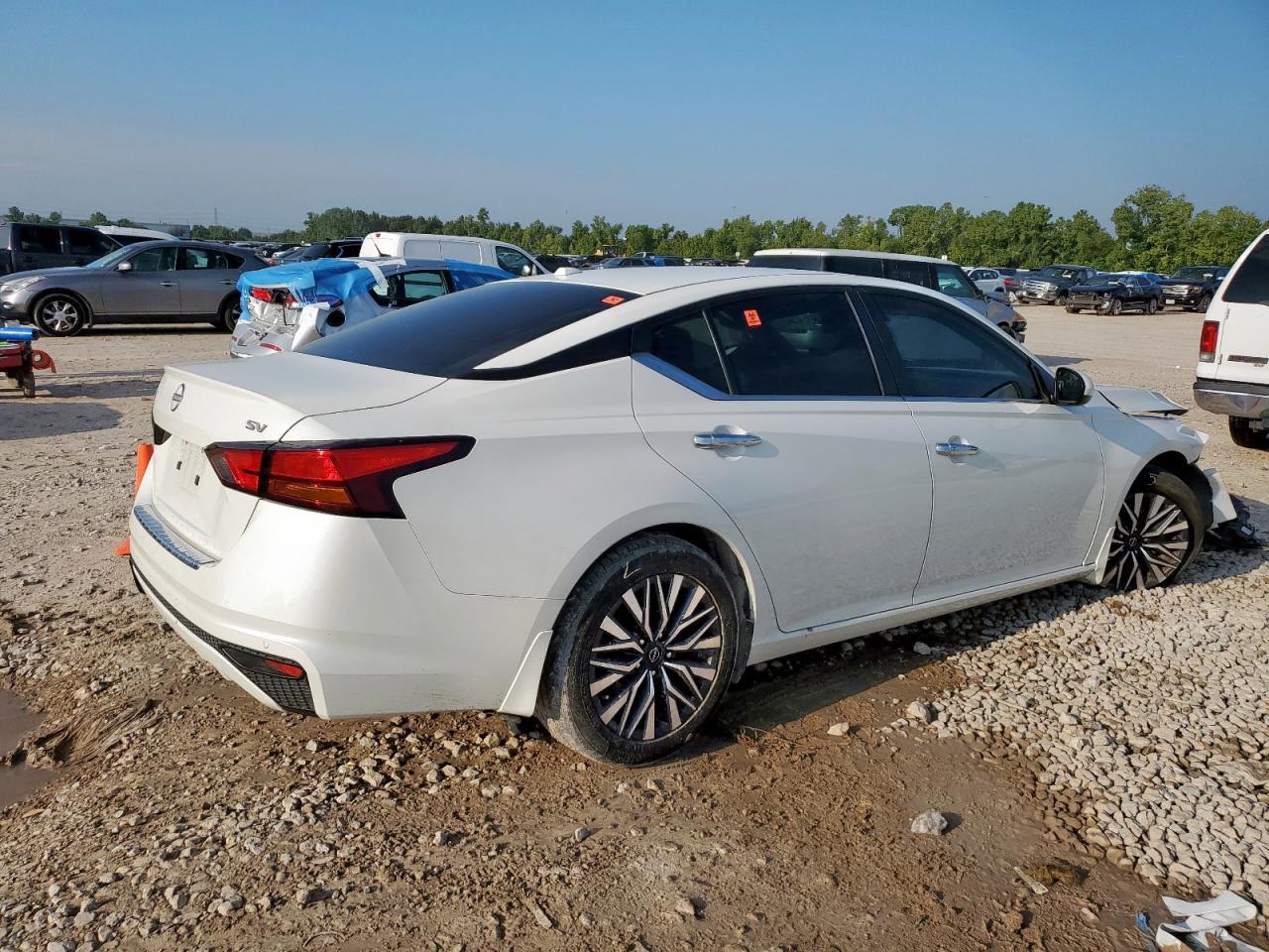 2023 Nissan Altima Sv - Фото 3