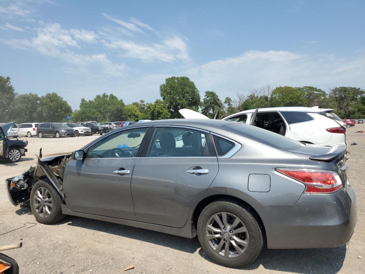 2015 Nissan Altima 2.5 - Фото 2