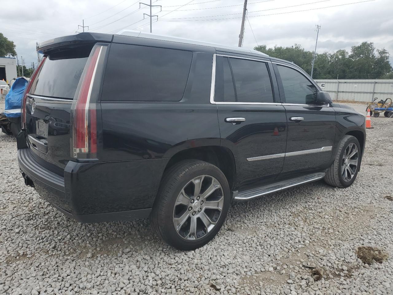 2015 Cadillac Escalade Premium - Image 3