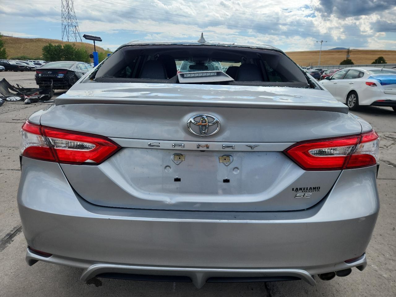 2020 Toyota Camry Se - Image 6