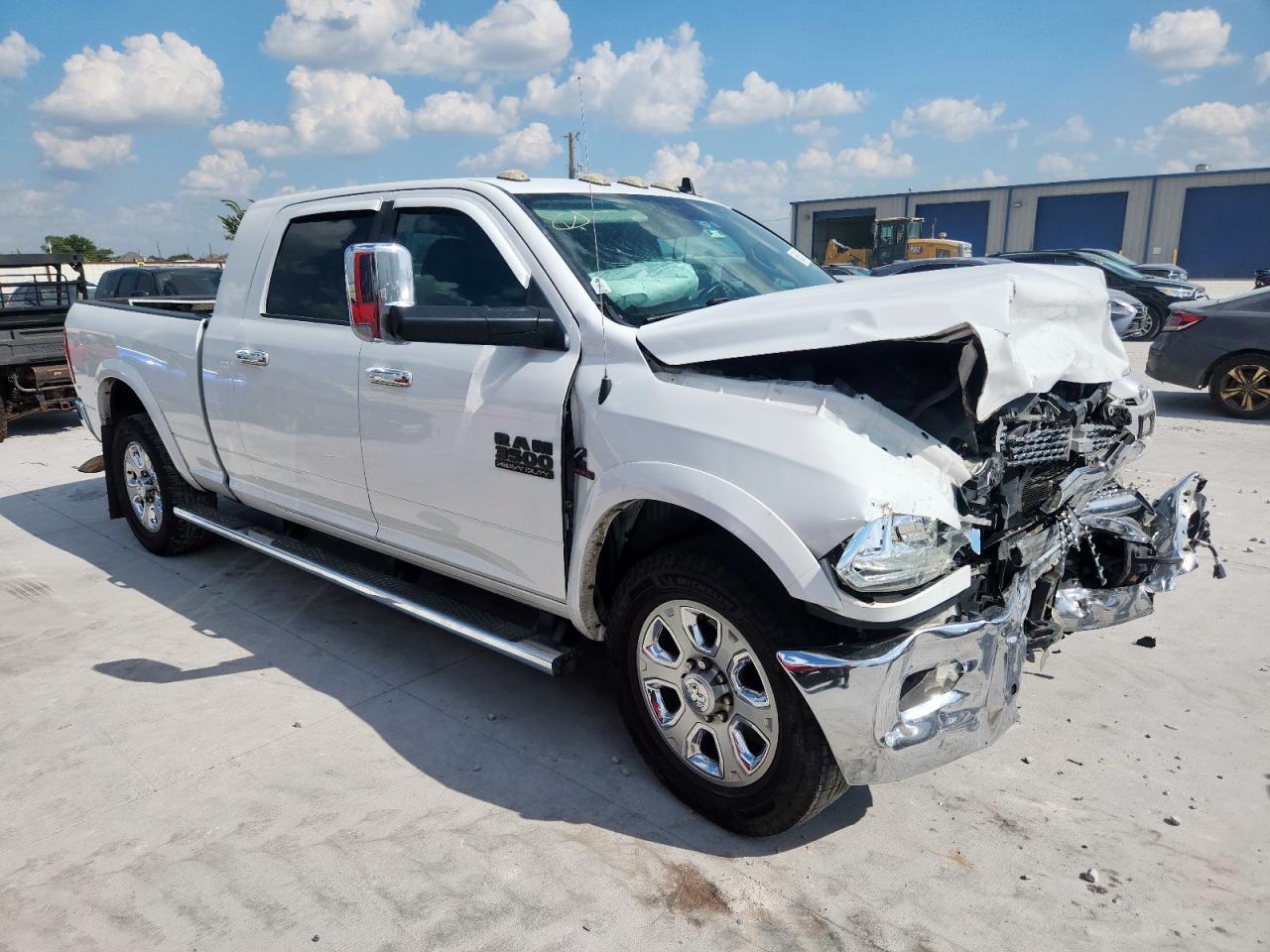 2017 Ram 3500 Laramie - Фото 4