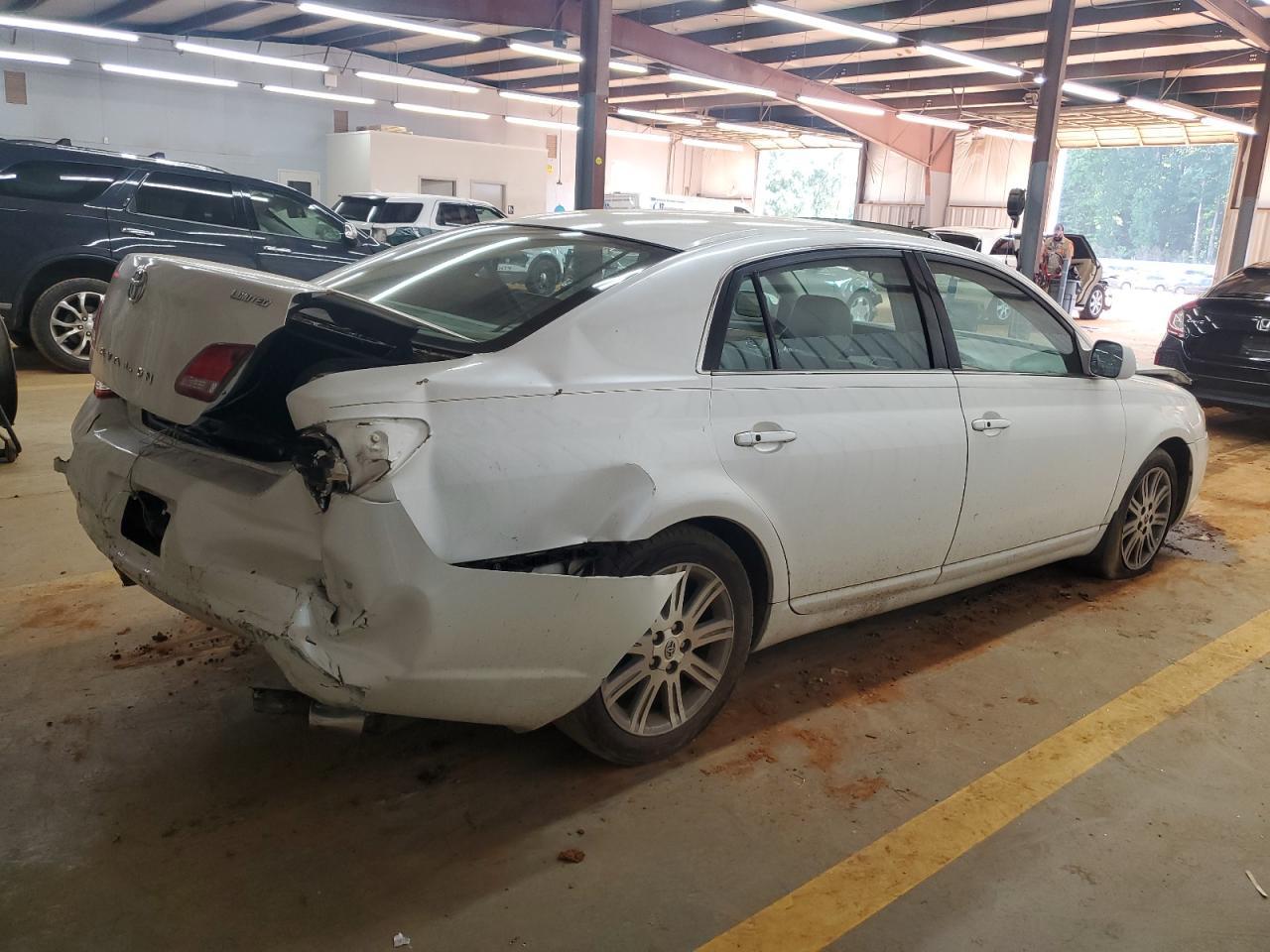 2007 Toyota Avalon Xl - Image 3