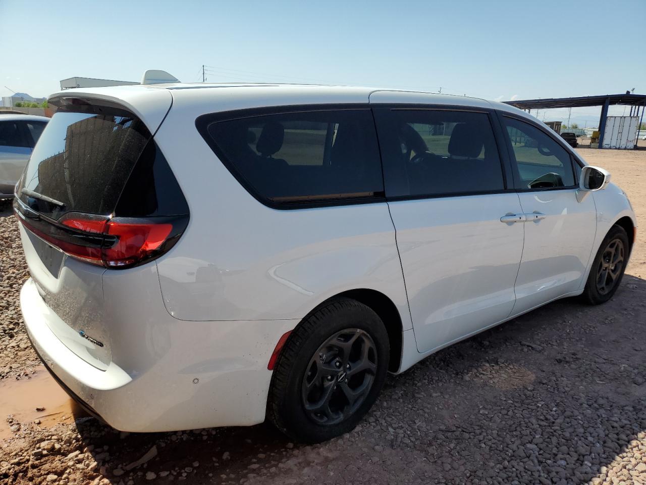 2022 Chrysler Pacifica Hybrid Touring L - Фото 3