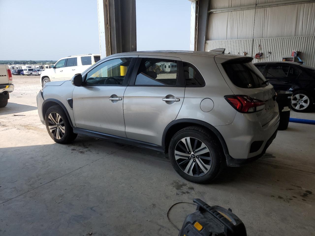 2020 Mitsubishi Outlander Sport Es - Image 2