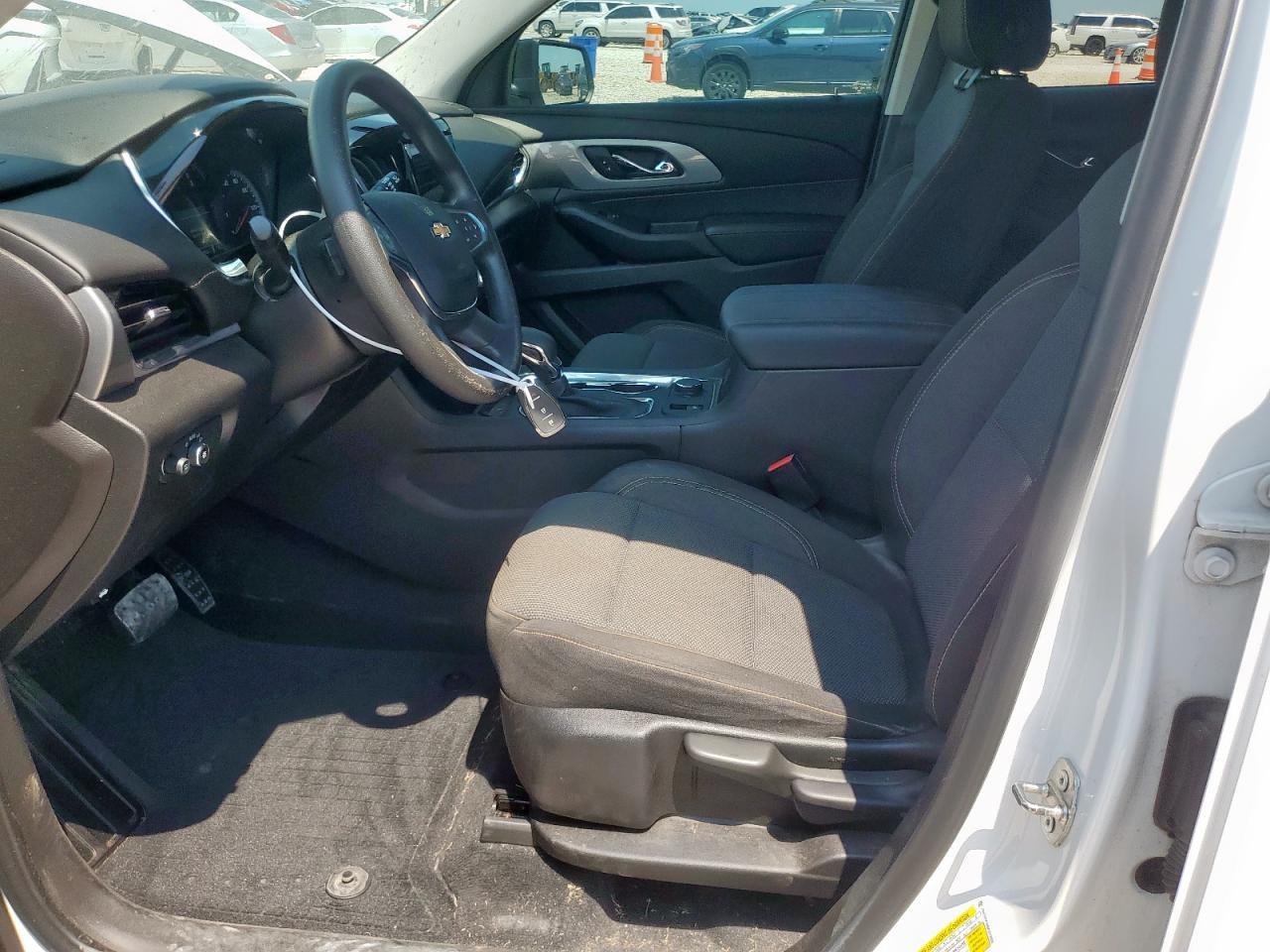 2021 Chevrolet Traverse Ls - Фото 7