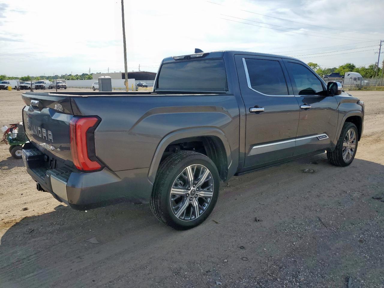 2023 Toyota Tundra Crewmax Capstone - Фото 3