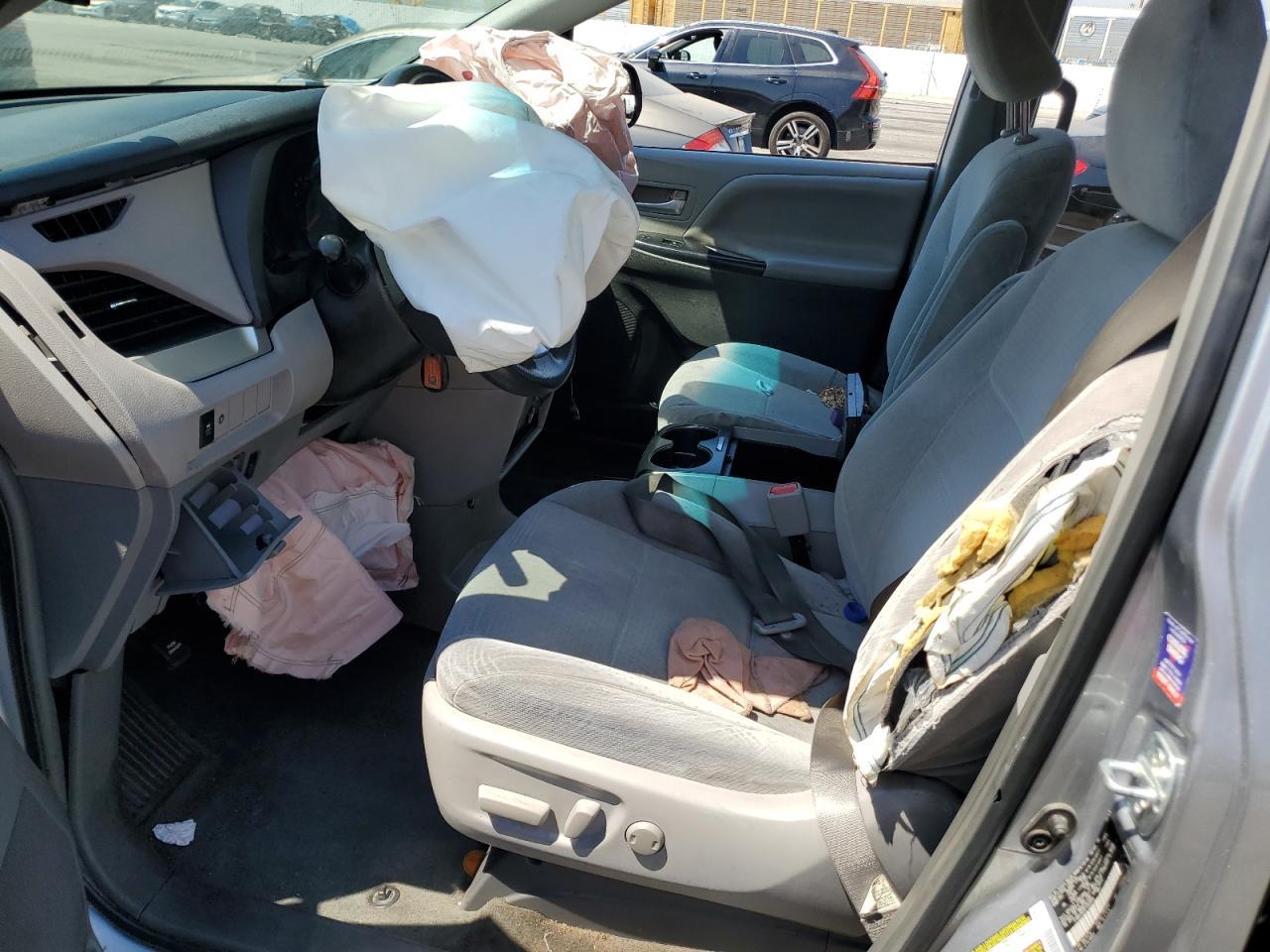 2015 Toyota Sienna Le - Фото 7