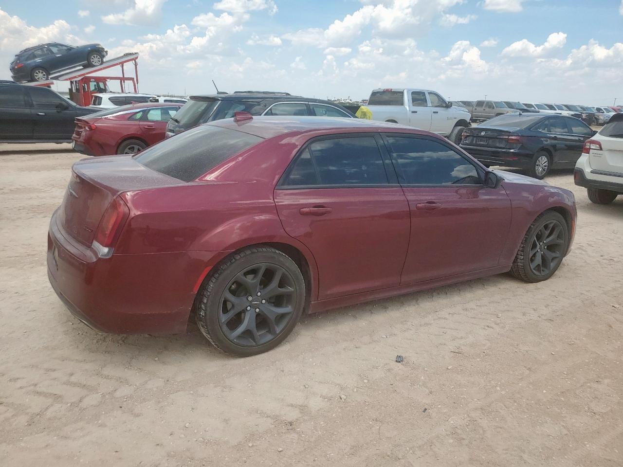 2020 Chrysler 300 Touring - Фото 3