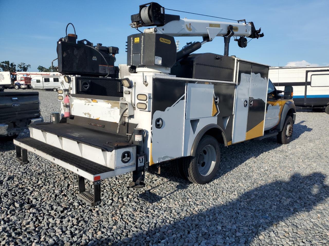 2016 Ford F550 Super - Trucks Semi Truck - Image 3