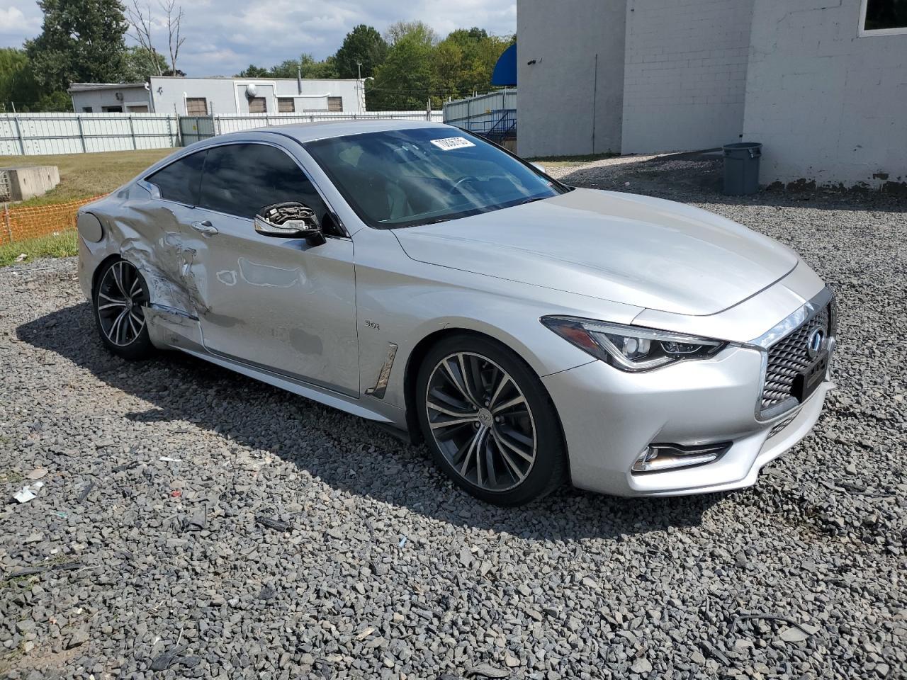 2017 Infiniti Q60 Premium - Image 4
