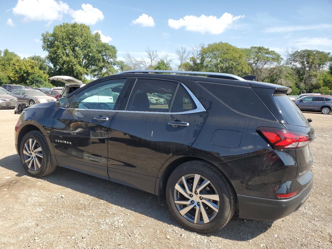 2023 Chevrolet Equinox Premier - Image 2