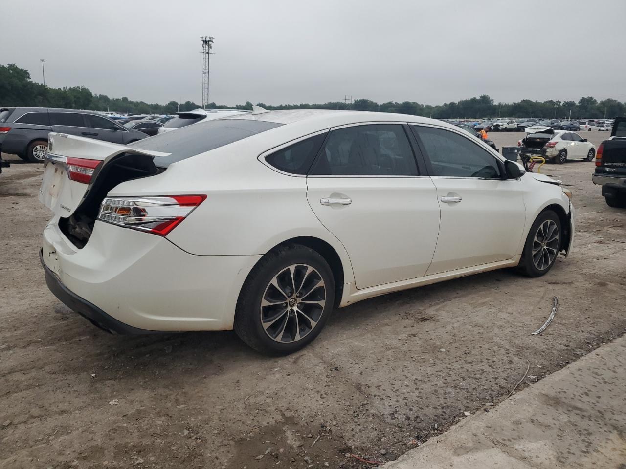 2013 Toyota Avalon Base - Image 3
