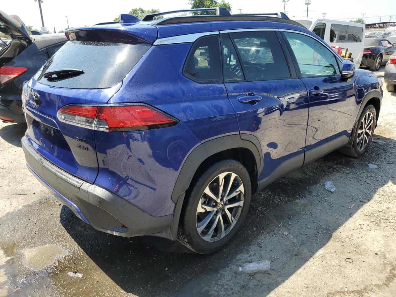 2022 Toyota Corolla Cross Xle - Фото 3