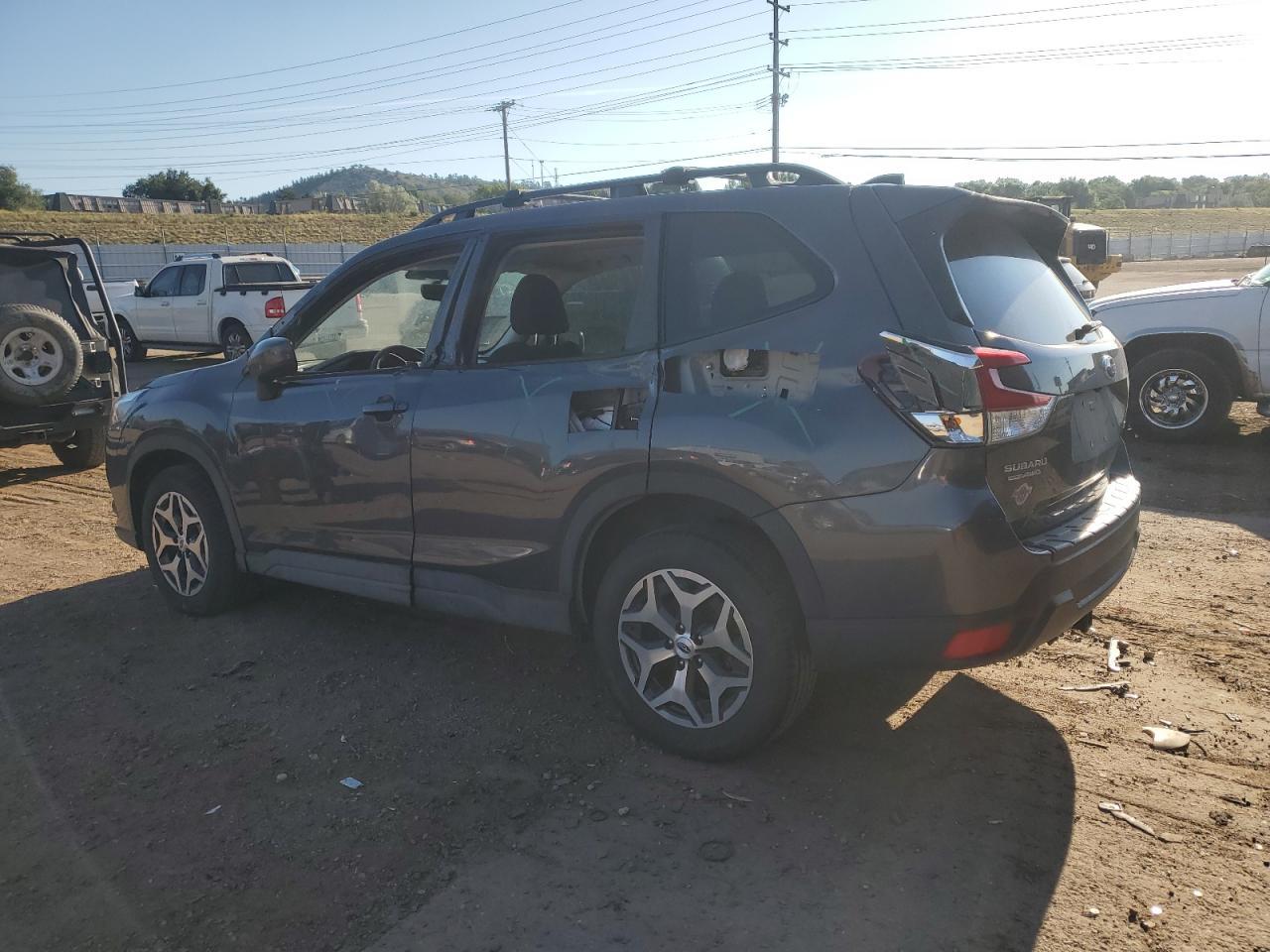 2022 Subaru Forester Premium - Image 2