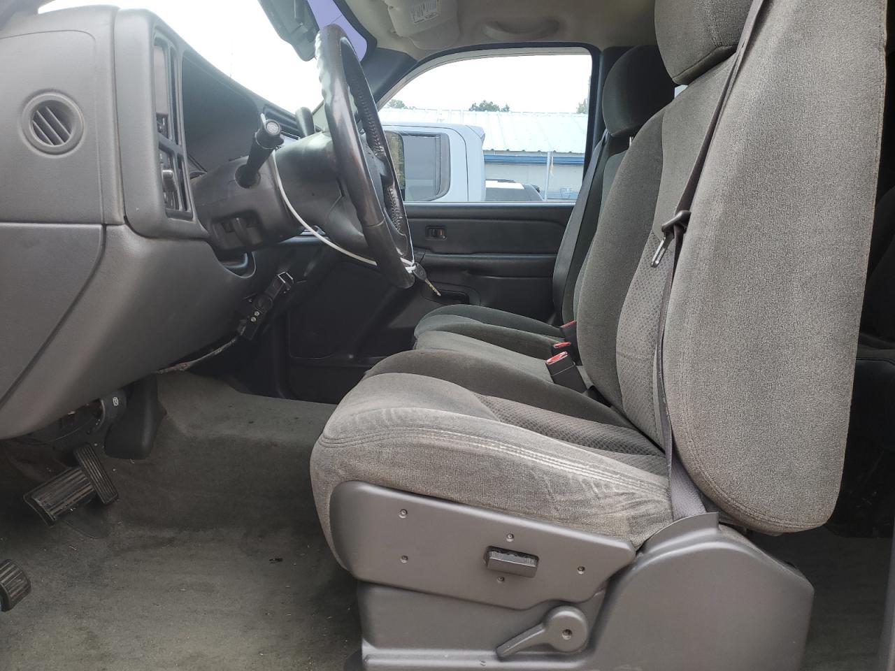 2004 Chevrolet Silverado C2500 Heavy Duty - Фото 7