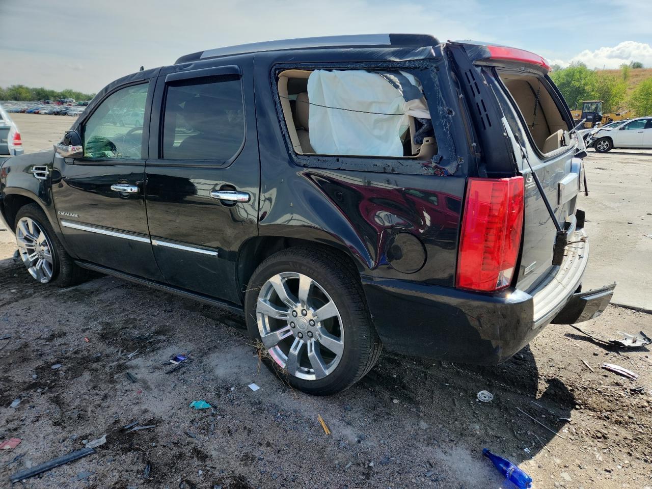 2012 Cadillac Escalade Luxury - Фото 2