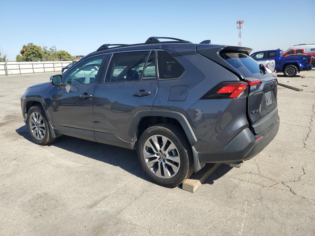 2023 Toyota Rav4 Xle Premium - Фото 2