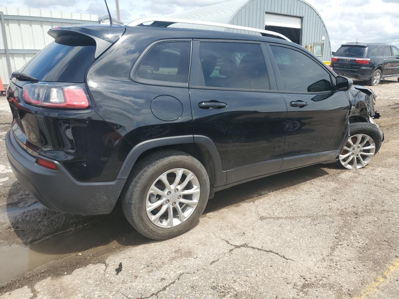 2020 Jeep Cherokee Latitude - Image 3