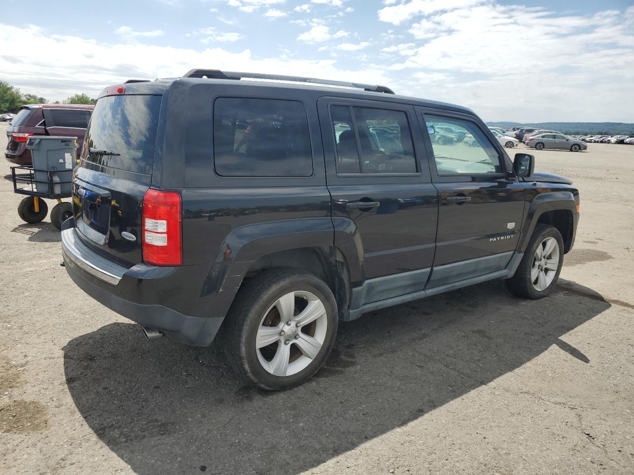 2011 Jeep Patriot Latitude - Фото 3