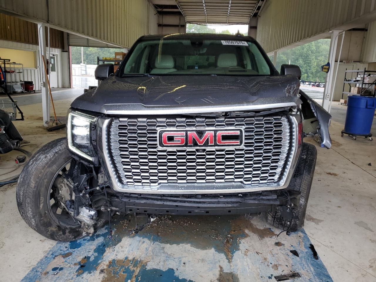 2021 GMC Yukon Denali - Image 5