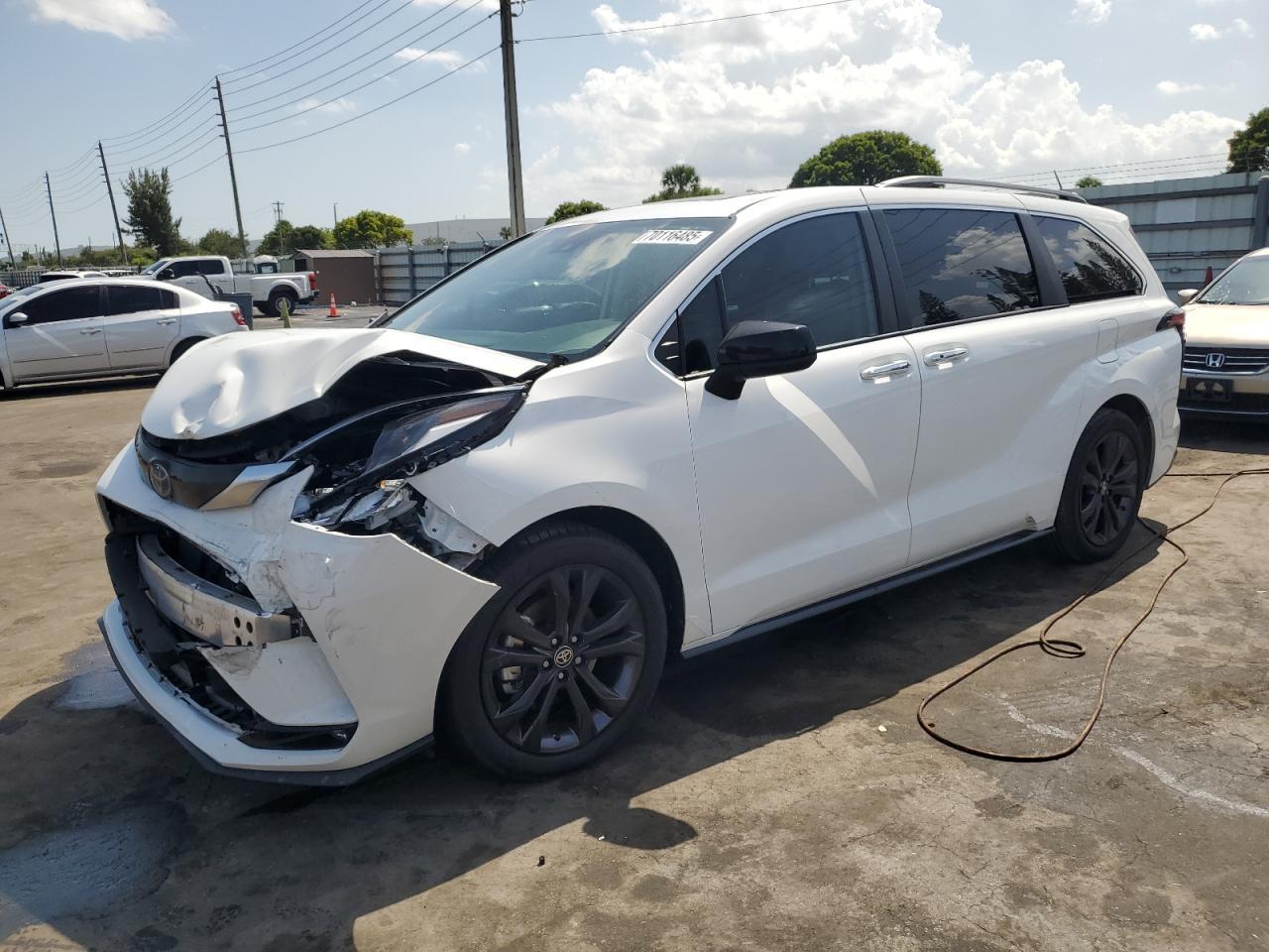 2022 Toyota Sienna Xse