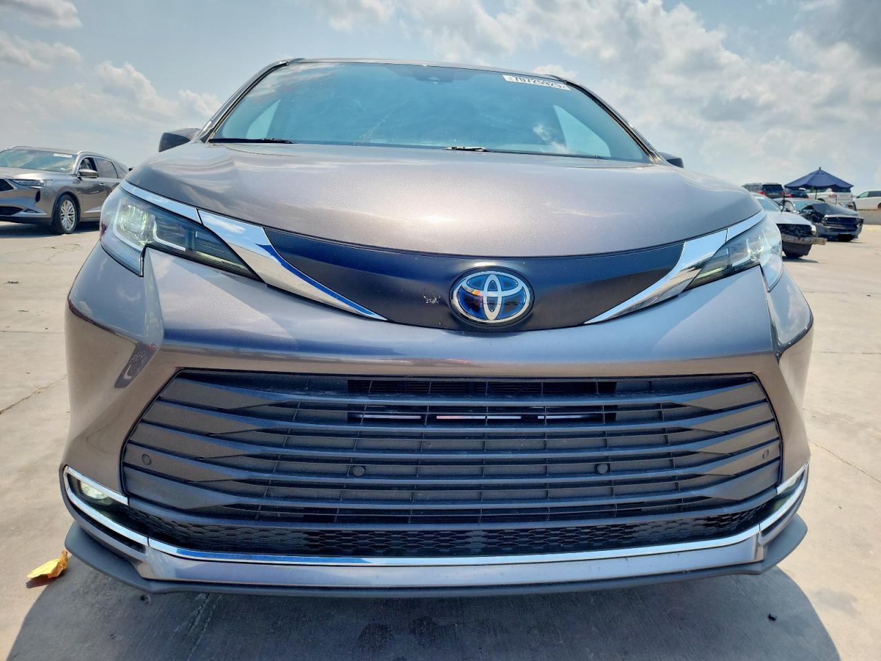 2022 Toyota Sienna Xle - Image 5
