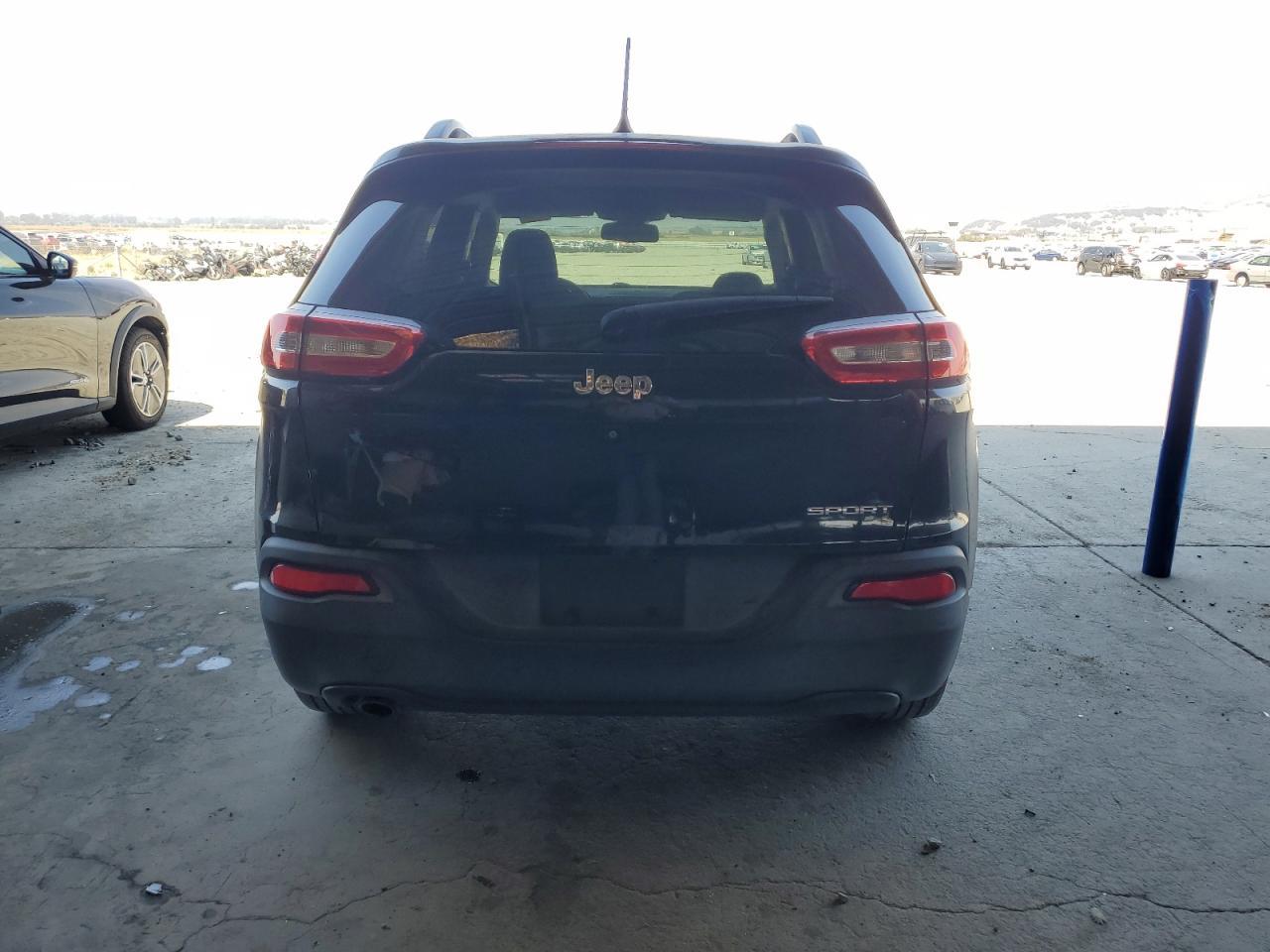 2016 Jeep Cherokee Sport - Фото 6