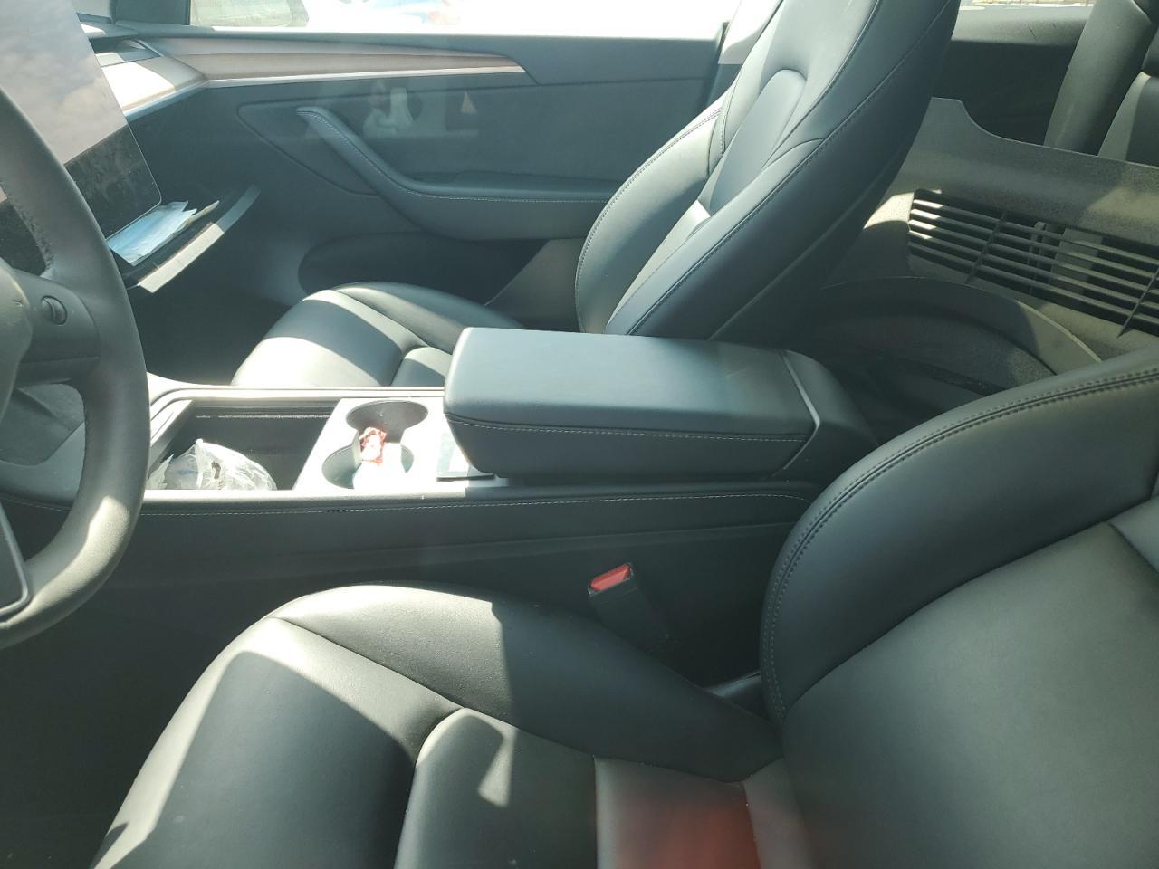 2024 Tesla Model Y - Image 7