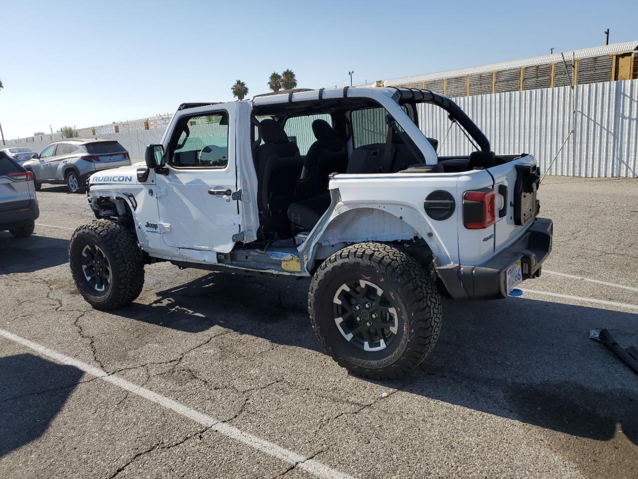 2024 Jeep Wrangler Rubicon 4Xe - Фото 2