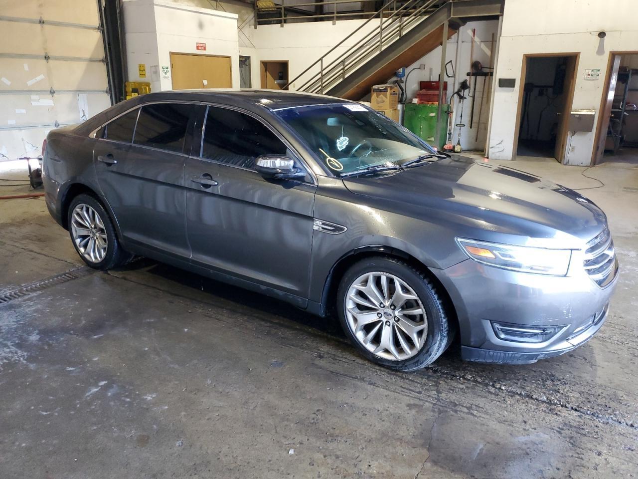2017 Ford Taurus Limited - Image 4