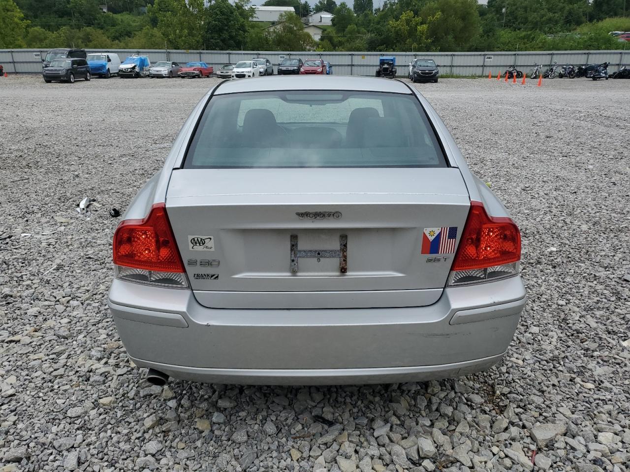 2005 Volvo S60 2.5T - Image 6