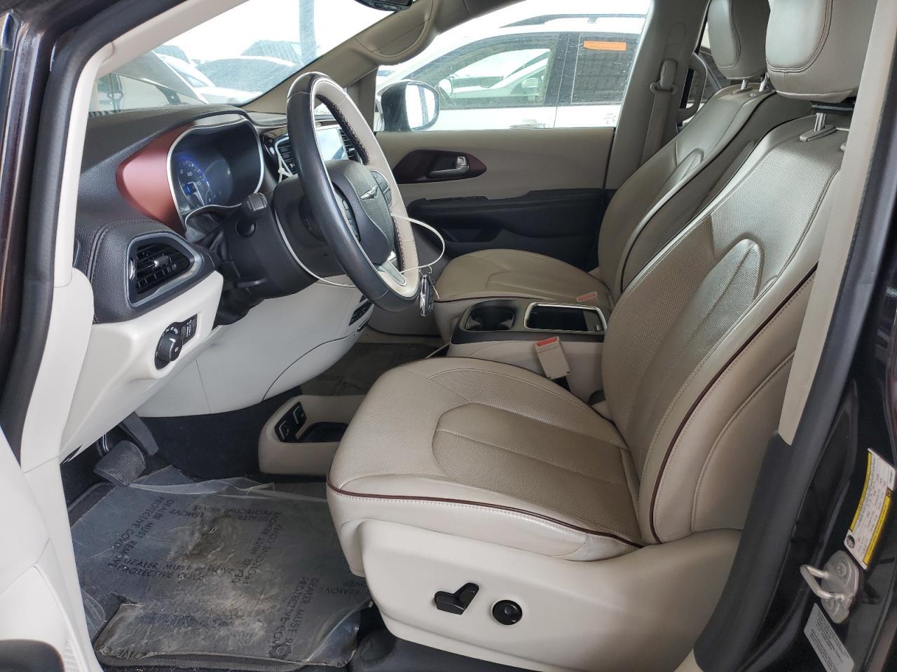 2017 Chrysler Pacifica Limited - Image 7